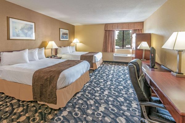 BAYMONT INN & SUITES BRANFORD (Stony Creek)